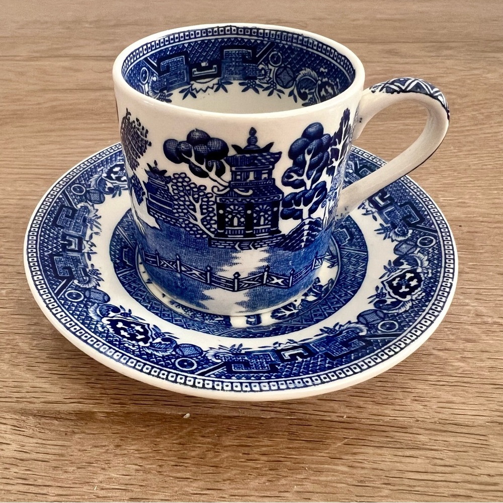Vintage Willow W.R. Midwinter LTD. England Demitasse Blue‎ Scenic Cup & Saucer